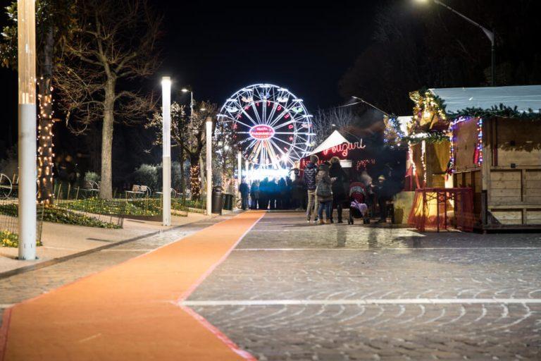 שוק כריסמס BARDOLINO, VERONA, ITALY